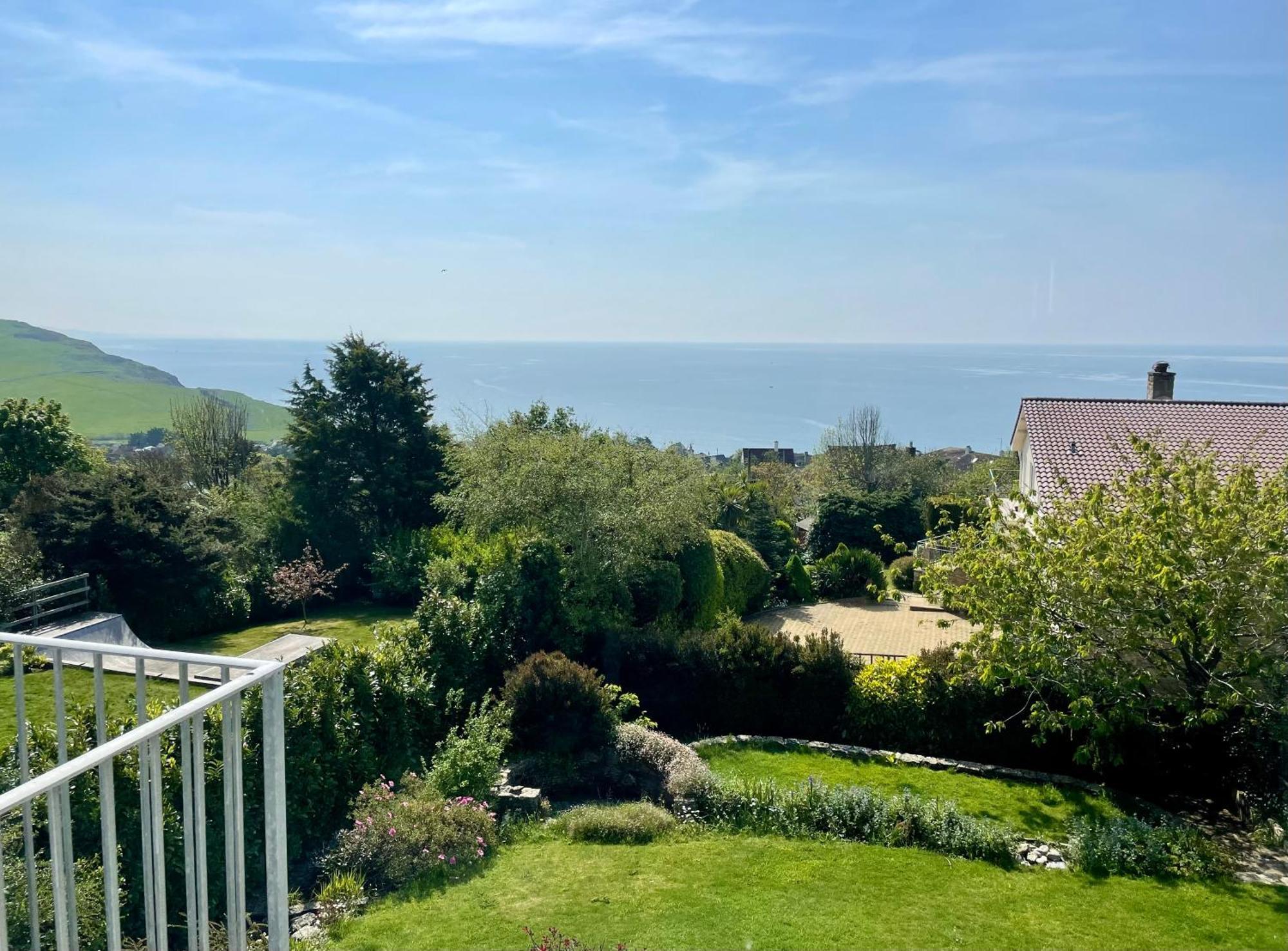 Stunning Charmouth Property With Bay Views! Buitenkant foto